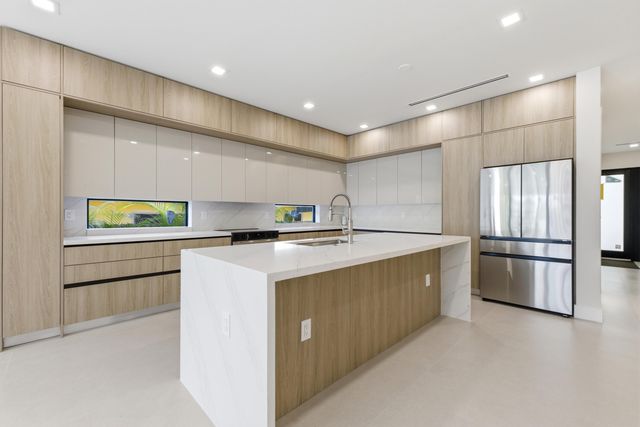 819 SW 1st Street, Fort Lauderdale, FL 33312