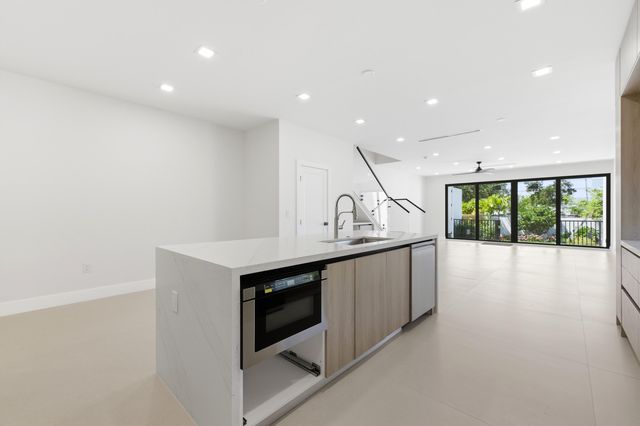 819 SW 1st Street, Fort Lauderdale, FL 33312