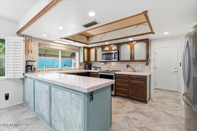 1208 W LOUGHLIN Drive, Chandler, AZ 85224