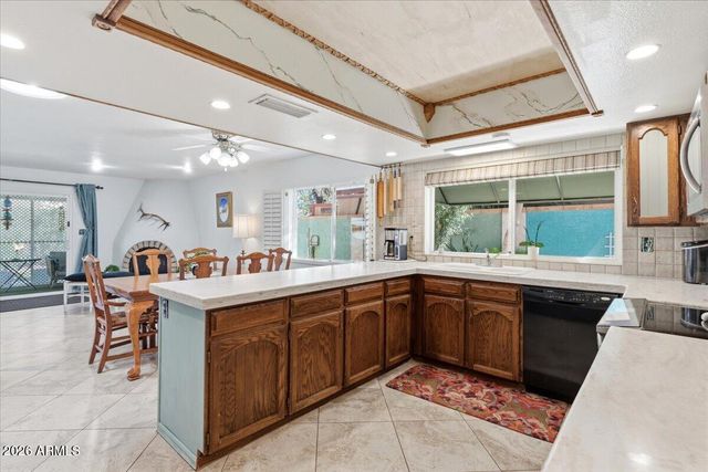 1208 W LOUGHLIN Drive, Chandler, AZ 85224