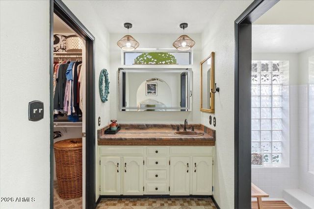 1208 W LOUGHLIN Drive, Chandler, AZ 85224