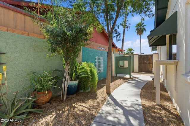 1208 W LOUGHLIN Drive, Chandler, AZ 85224