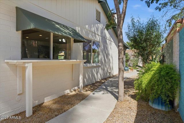 1208 W LOUGHLIN Drive, Chandler, AZ 85224