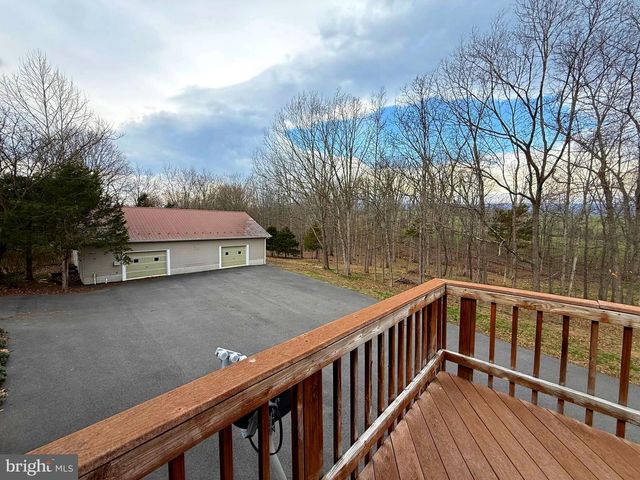 401 NIGHTHAWK DR, Petersburg, WV 26847