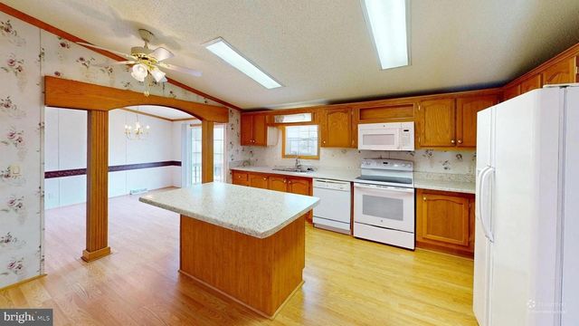 401 NIGHTHAWK DR, Petersburg, WV 26847