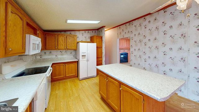 401 NIGHTHAWK DR, Petersburg, WV 26847