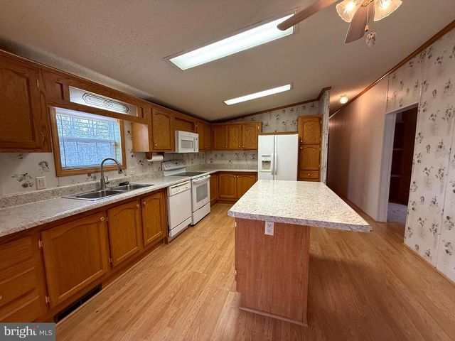 401 NIGHTHAWK DR, Petersburg, WV 26847