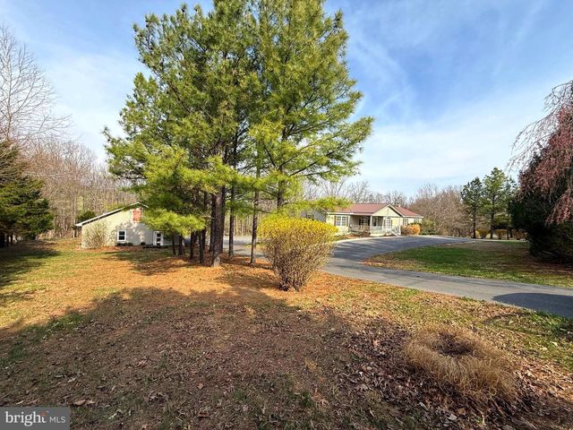 401 NIGHTHAWK DR, Petersburg, WV 26847