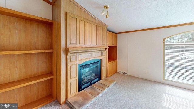 401 NIGHTHAWK DR, Petersburg, WV 26847