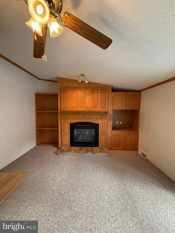 401 NIGHTHAWK DR, Petersburg, WV 26847