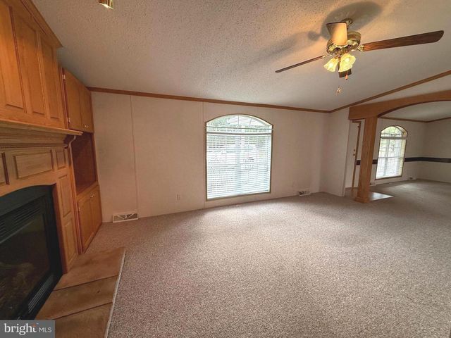 401 NIGHTHAWK DR, Petersburg, WV 26847