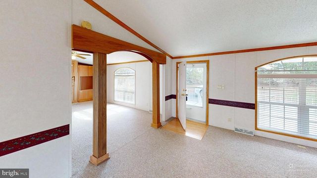 401 NIGHTHAWK DR, Petersburg, WV 26847