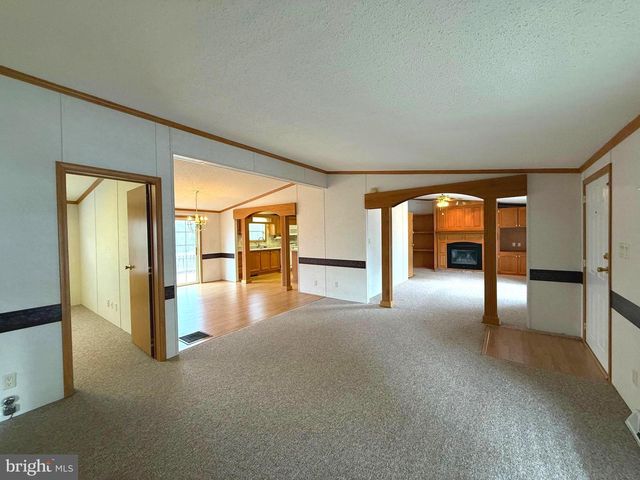 401 NIGHTHAWK DR, Petersburg, WV 26847