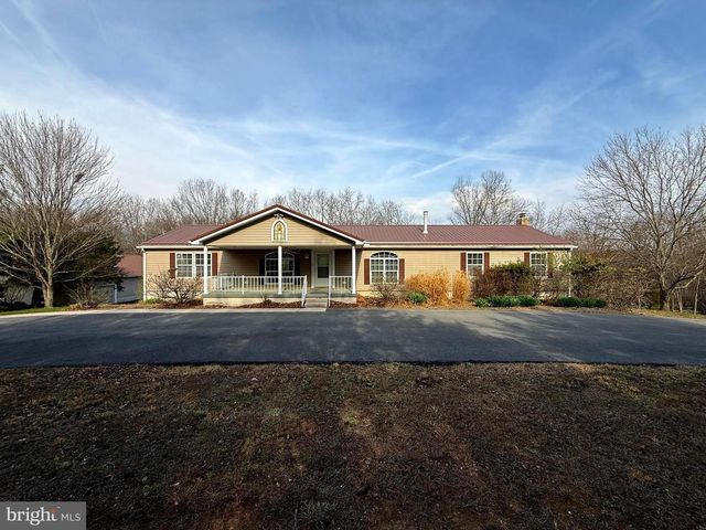 401 NIGHTHAWK DR, Petersburg, WV 26847