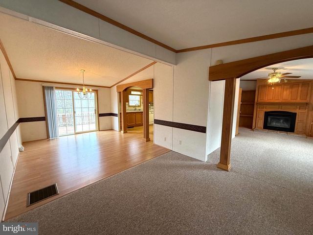 401 NIGHTHAWK DR, Petersburg, WV 26847