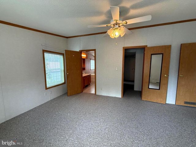 401 NIGHTHAWK DR, Petersburg, WV 26847