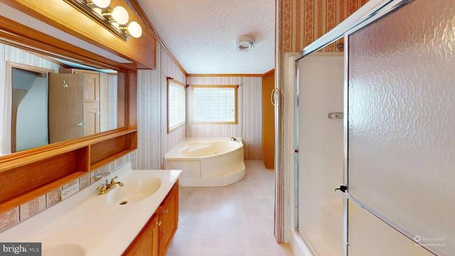 401 NIGHTHAWK DR, Petersburg, WV 26847