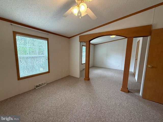 401 NIGHTHAWK DR, Petersburg, WV 26847