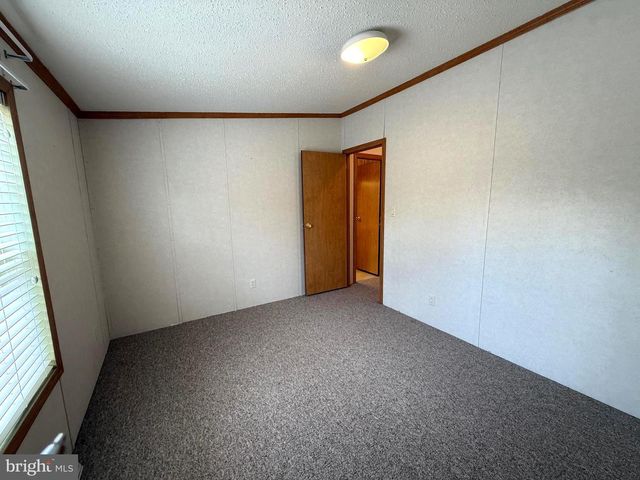 401 NIGHTHAWK DR, Petersburg, WV 26847