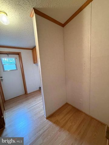 401 NIGHTHAWK DR, Petersburg, WV 26847