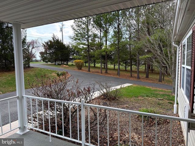 401 NIGHTHAWK DR, Petersburg, WV 26847