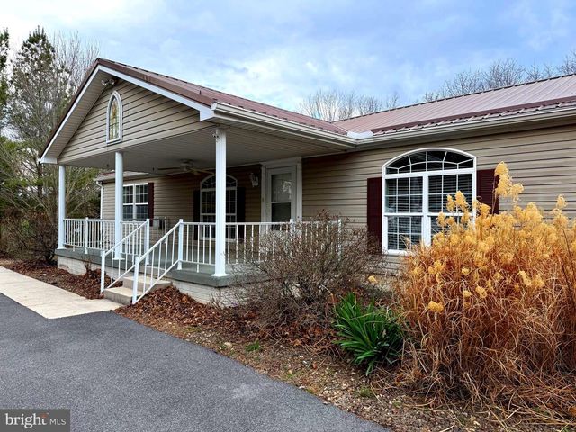 401 NIGHTHAWK DR, Petersburg, WV 26847