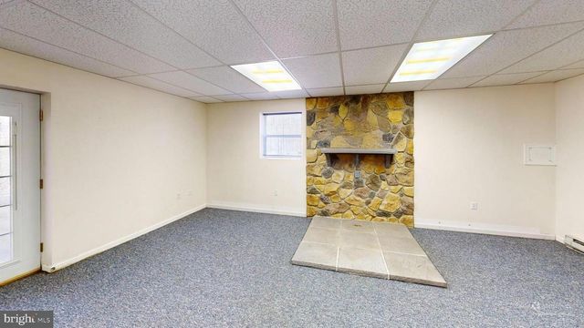 401 NIGHTHAWK DR, Petersburg, WV 26847