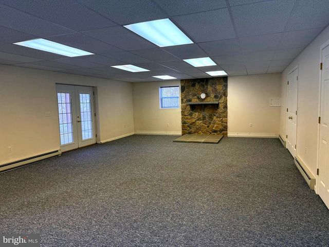 401 NIGHTHAWK DR, Petersburg, WV 26847