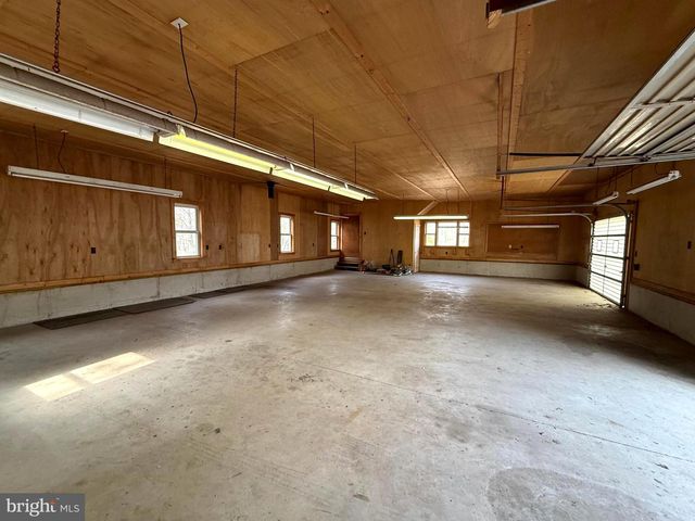 401 NIGHTHAWK DR, Petersburg, WV 26847