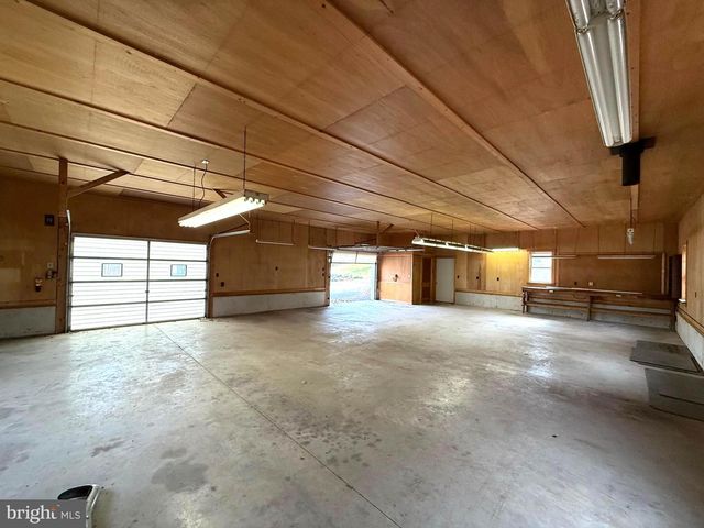 401 NIGHTHAWK DR, Petersburg, WV 26847