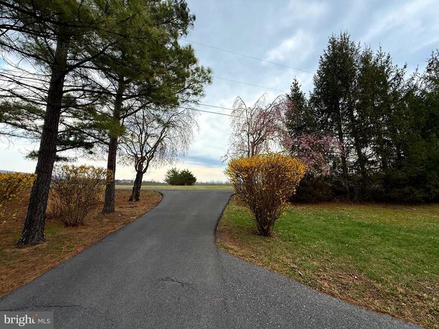 401 NIGHTHAWK DR, Petersburg, WV 26847