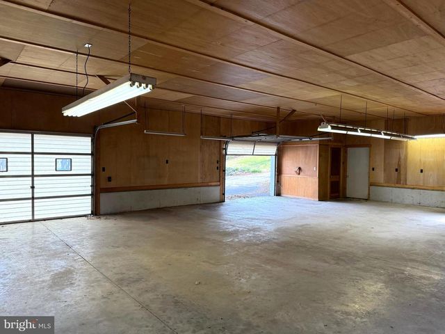 401 NIGHTHAWK DR, Petersburg, WV 26847