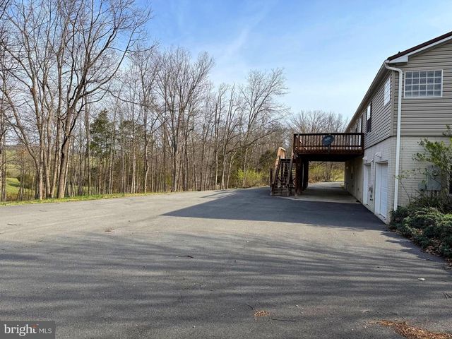 401 NIGHTHAWK DR, Petersburg, WV 26847