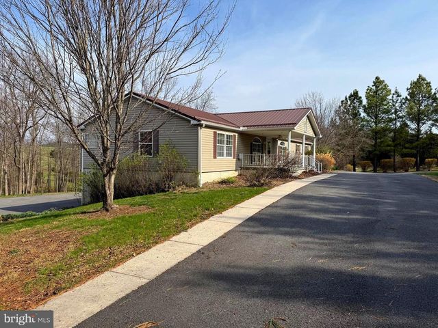 401 NIGHTHAWK DR, Petersburg, WV 26847