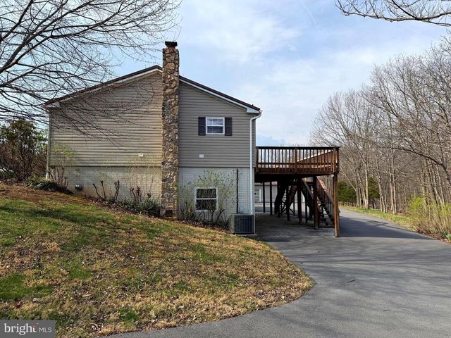 401 NIGHTHAWK DR, Petersburg, WV 26847