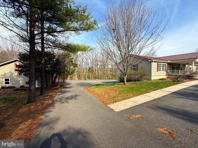 401 NIGHTHAWK DR, Petersburg, WV 26847