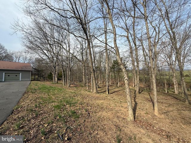 401 NIGHTHAWK DR, Petersburg, WV 26847