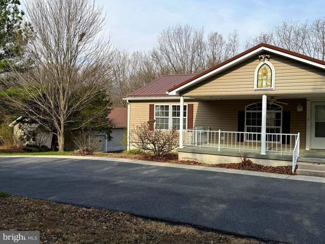 401 NIGHTHAWK DR, Petersburg, WV 26847