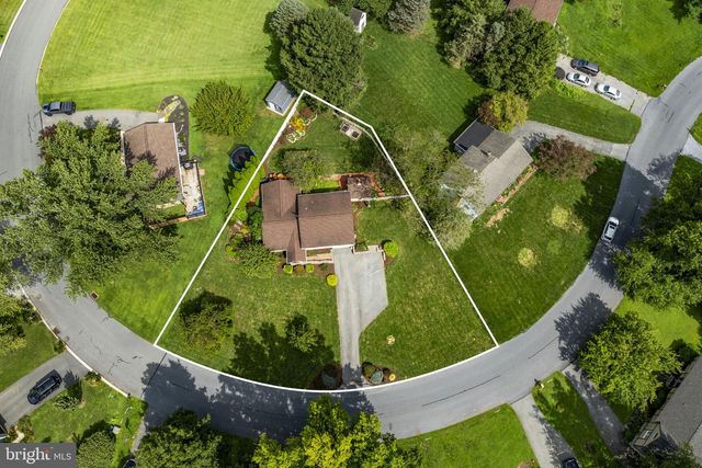 136 CAROL DR, Washington Boro, PA 17582