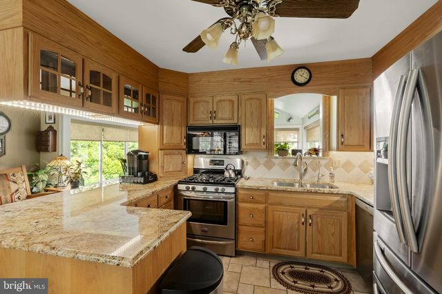 136 CAROL DR, Washington Boro, PA 17582