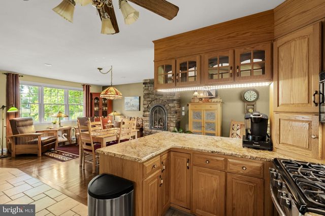 136 CAROL DR, Washington Boro, PA 17582