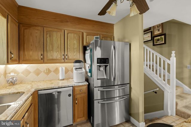 136 CAROL DR, Washington Boro, PA 17582