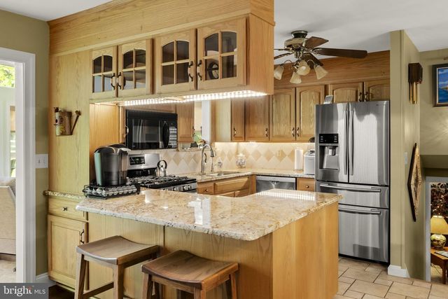 136 CAROL DR, Washington Boro, PA 17582