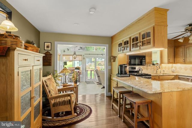 136 CAROL DR, Washington Boro, PA 17582
