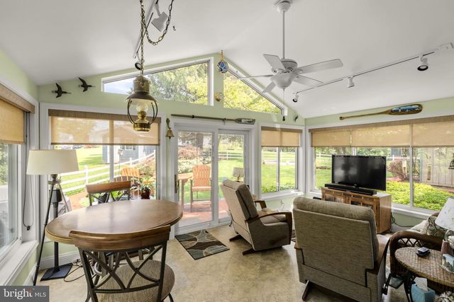 136 CAROL DR, Washington Boro, PA 17582