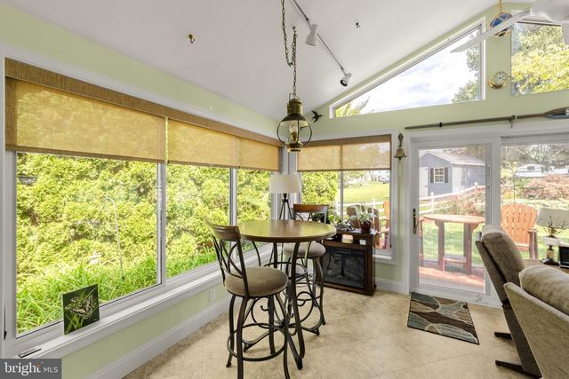 136 CAROL DR, Washington Boro, PA 17582