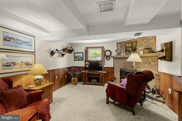 136 CAROL DR, Washington Boro, PA 17582