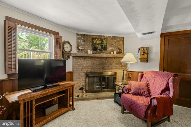 136 CAROL DR, Washington Boro, PA 17582