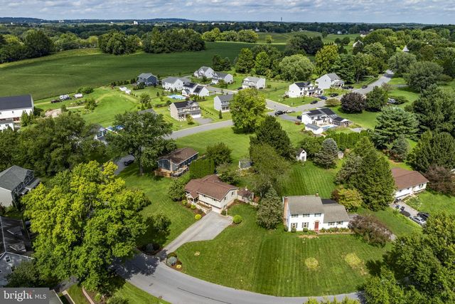 136 CAROL DR, Washington Boro, PA 17582