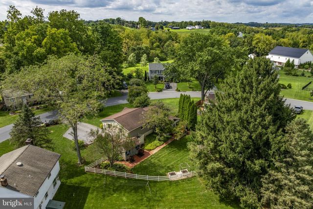 136 CAROL DR, Washington Boro, PA 17582